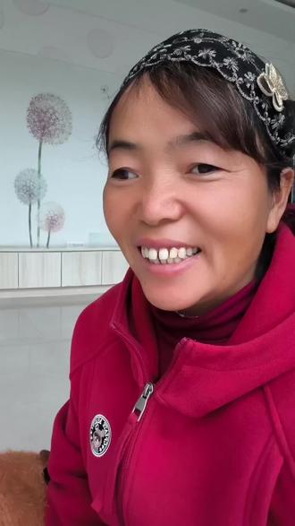 在这里,我把特别喜欢的几句话分享给屏幕前的朋友们,也送给正在经历低谷、遇事纠结的朋友。
我的人生没有失败,因为我要么成功,要么成长。
我的人生没有敌人,全是老师,所以我要么得到,要么学到。
我的人生没有白走的路,对了就庆祝,错了就记住,我就是不会被任何人任何事情所困扰。
我允许一切发生,一切发生也都将有利于我。
凡事放平心态,接纳所有得失,生活馈赠的每一次经历,终会变成往后前行的底气。
#心态#成长#得失 #允许#成功