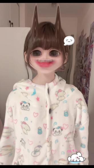 不敢回看 左顾右盼不自然暗自喜欢 #猫猫摇 #手势变装 #转场 yc@弹力猫