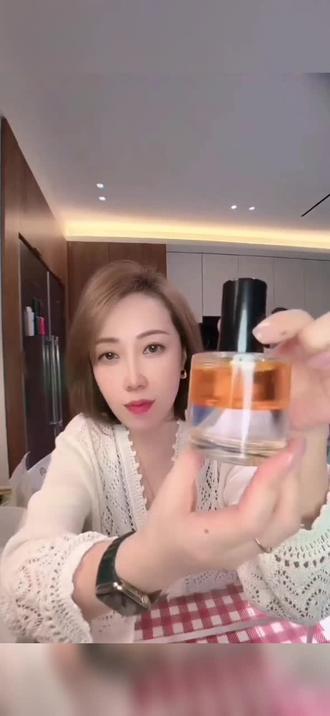 双萃祛痘提亮轻盈滋润保湿不油腻柑橘香调#轻盈不油腻#5:5水油比例#轻盈滋润#补水保湿#毛瑞榈果油山茶籽油、霍霍巴籽油等多种营养成分,植物精华萃取