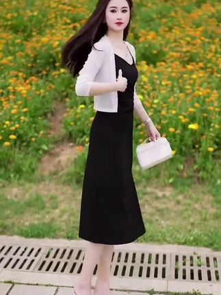 女士配吊带裙小外搭披肩冰丝雪纺开衫防晒显瘦上衣#优雅气质 #穿出高级感 #高端大气 #春秋新款 #穿出女人味
