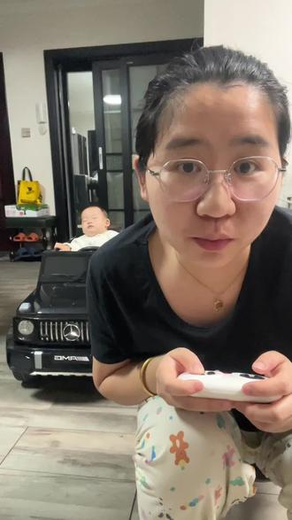 验证了!小孩都是一上车就睡!就是没买安全座椅😝 #哄睡的一百种方法 #90后带娃 #邪修带娃 #可爱宝宝