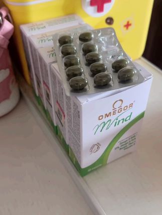 又囤了些鱼油,上了初中让我感受最大的就是脑袋不够用。每天5:40起床到10:30睡下,一天天燃烧的都是大脑,所以从开学一直给她补充着,以前是催着她吃,现在是主动要吃。#巴康明鱼油 #金凯撒鱼油