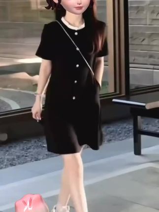 赫本风时尚设计感减龄连衣裙女2025夏季新款气质显瘦a字 我敢说,穿上这条小黑裙,你的朋友都不认识你,看似简单,实则暗藏玄机。#显瘦显高显腿长 #夏季穿搭 #夏季新款 #夏日该有的样子 #女神@DOU+小助手
