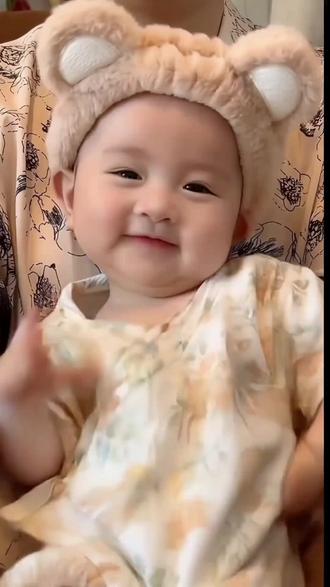 萌娃跳新年摇特效教程
ai跳舞一键生成入口
宝宝跳舞ai自动生成
宝宝跳舞ai特效
新年摇手势舞挑战
宝宝跳舞视频怎么制作
新年摇手势舞动作
新年摇手势舞教学
人类幼崽跳舞ai视频
人类幼崽舞蹈ai
新年一起摇拍同款
抖音年味舞蹈大赏
ai跳舞一键生成入口
萌娃跳舞ai特效一键生成
可爱手势舞怎么跳
可爱手势舞挑战
萌娃趣味手势舞
可爱萌娃的跳舞视频ai
ai小孩跳舞
#剪映 #萌娃跳舞#新年摇#萌娃跳舞ai特效一键生成#ai跳舞一键生成入口