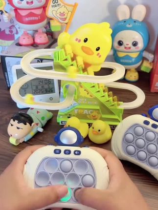 给孩子安排个玩具吧!#让孩子远离手机 #宝宝玩具 #解压玩具 #益智玩具 #按按乐