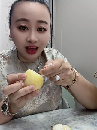 心心念念终于吃上了,跟蜂蜜一样甜的百香果,又香又甜,因为自己爱吃,真的好吃才分享#口感特别好