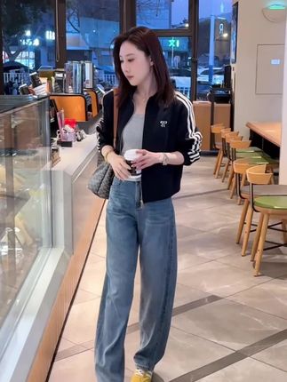 #面料柔软舒服 #休闲减龄穿搭 #简约穿搭 #藏肉显瘦穿搭 #时尚休闲穿搭
