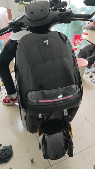 老客户淘了一个e300p的前卡钳,给他的九号e80c装上#九号电动车 #卡钳安装 #九号e300p #电动车维修