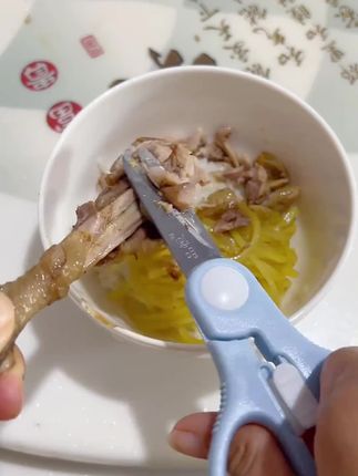 别再用手撕肉菜,用嘴咬AD给宝宝了,可以安排这套316L不锈钢辅食剪,干净卫生出门携带方便#宝宝辅食工具#辅食剪刀#母婴好物#宝宝餐具