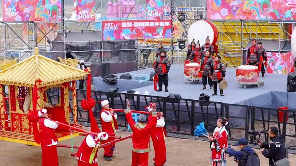 西安版“万岁山”,西安武侠奇幻城,2月7日开启,一票畅玩非遗演出、百场演绎、不间断武侠巡游,超好玩,第一波19.9,抓紧团。#西安武侠奇幻城#春节去哪玩#西安文旅#旅行推荐官#vlog十亿流量扶持计划