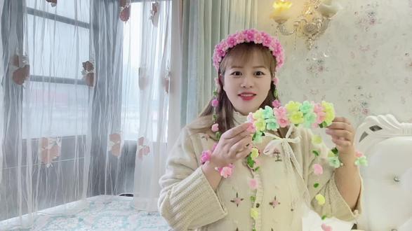 花漾少女花环视频教程来啦有喜欢的家人记得点赞,收藏起来哟 🥰春游拍照神器📷把春天戴在头上🌿