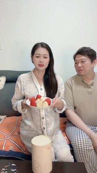 哪个大头鬼说白雪公主好吃的 报上名来#就想说点大实话 #上热门 #草莓熟了