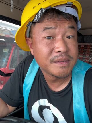 A2男人的霸气侧漏#一本正经的胡说八道 #倔强的金牛牛 #一人一车浪迹天涯