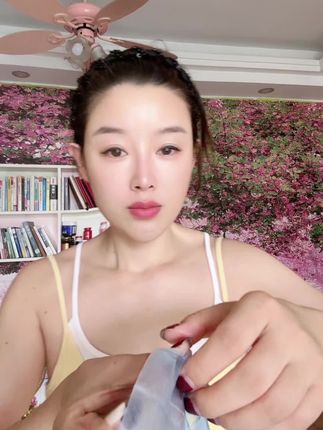 夏天要多敷面膜,特别是吹空调,熬夜的皮肤暗沉黄没有光泽,有皱皱纹纹的,这个是双抗蓝铜肽胶原蛋白面膜真的很好用#女人 #保养 #面膜 #抗皱 #保湿