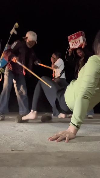 足起来好吗家人们🌚#云南人能歌善舞不分年龄 #足鱼舞