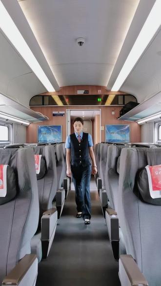 下车忘拿行李,两个方法教你快速找回。#出行提示 (视频:韩珊珊 丁荣)