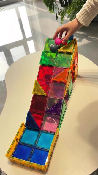 第94集✨磁力片的创意拼法-小球下楼梯#玩不够的童年小玩具 #小朋友玩具 #磁力片 #儿童益智玩具 #早教益智玩具