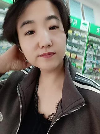 #只有自己爱自己比谁都靠谱 :#女人就要活出自己想要的样子 # 努力活出自己想要的样子