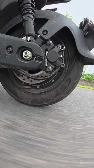 电动车刹车“吱吱”响?自己动手5分钟搞定 #第一视角电动车维修 #九号电动 #小牛电动 #极核