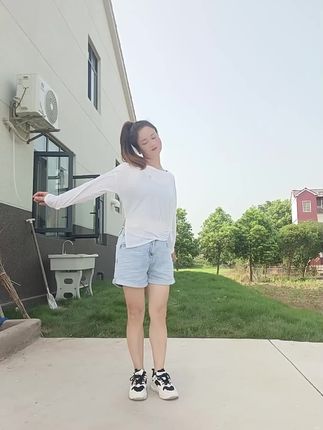 这款罩衫四种风格,五个尺码,八种颜色,跳舞,瑜伽,跑步,休闲,日常都能穿防晒,遮肉,防尴尬!一件搞定!