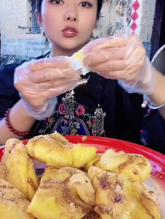 阿美推荐糯米糍粑,蒸炸煎煮烤都可以,大人小孩都很喜欢吃! #嘎嘎好吃 #糯米糍粑 #吃货美食 #味道好极 @DOU+小助手 @抖音小助手 @DOU+上热门