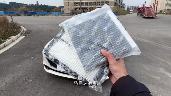 马自达更换滤芯简单,自己更换省时省钱#马自达空气滤芯 #马自达空调滤芯 #汽车保养 #汽车用品