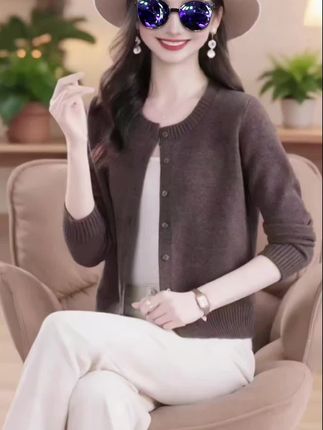 #女装穿搭 #减龄显瘦穿搭 #谁穿谁漂亮 #穿出自信穿出美丽 #减龄气质