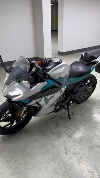 最新拿下春风250sr 准22年 实用1手户 仪表可投屏 加装护杠 手机支架 成色细节超级漂亮 喜欢来聊#春风250sr #250sr #春风250 #sr250 #春风sr250