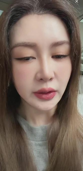 今天老周开播说纳迪尔了,其实我早就预料这天迟早会到来的!虽然这也不能完全怪纳迪尔,毕竟他还太年轻,这跟他的原生家庭和讨好型人格也有关系!希望这些事能教会他以后说话一定要注意,不能张嘴就来,要不卑不亢!#盈公主 #纳迪尔 #原生家庭对孩子的影响 #讨好型人格 #不卑不亢