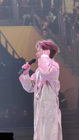 新年是冬天尾声最美的约 在一起就是节日的祝福
祝大家除夕快乐!#除夕快乐 #新年祝福 #王源 #穿过寒冬拥抱你