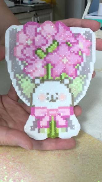 祝天下母亲,母亲节快乐
这是来拼豆的一个小妹妹拼好送给妈妈的母亲节礼物,相信这是妈妈收到的最特别的花束。
用的是格力特白色粗闪。
#母亲节 #拼豆 #礼物 #母亲节快乐