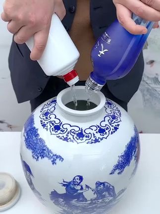 这款就是大家问我要了很久的封酒膜!这款封酒膜可以让喜欢喝酒的朋友们有更好的密封条件