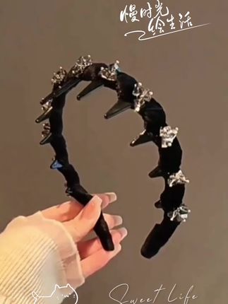 #时尚丝绒水钻波浪带齿发箍,#洗脸化妆防脱落发箍#视频同款点进链接查看即可购买
