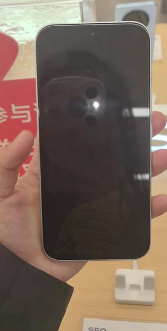 S50秒变田曦薇痛机,小田也太甜了吧,这谁顶得住啊~#vivo #vivoS50#田曦薇 #vivoS50Promini