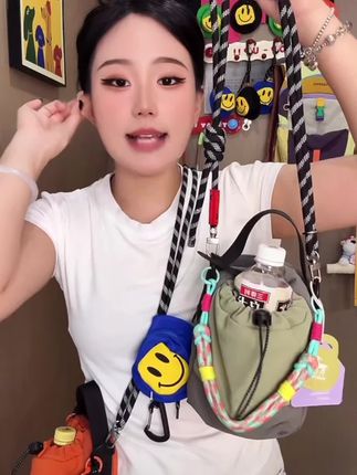 多巴胺小巧水杯包轻便工装亲子夏季旅行运动包女#学生书包 #书包推荐 #双肩背包 #夏日穿搭 @抖加🔥上热门🔥dou+🔥热点宝