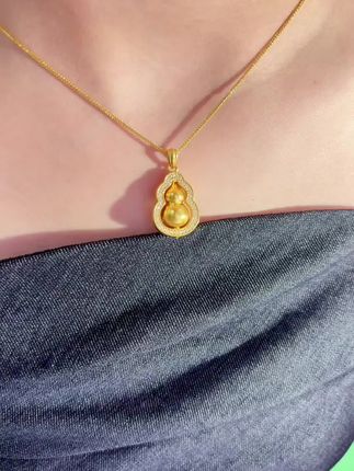 葫芦在手,福禄我有!#吊坠#足金999 #葫芦 #戴出了高级感 #仪式感不能少