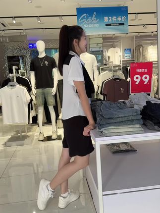 #努力卖衣服的小姐姐 香香公主,不知道便宜谁