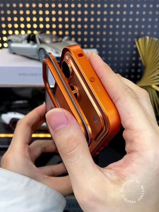 #苹果17 手机后盖再坚硬也不及一个#手机壳 来的安全感多#iPhone