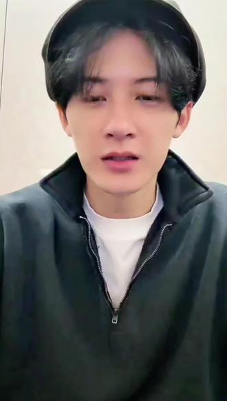 为博炭火一笑,咱哥怒砸12万,我愣是一个也没抢到#檀健次直播 #檀健次 #新年快乐