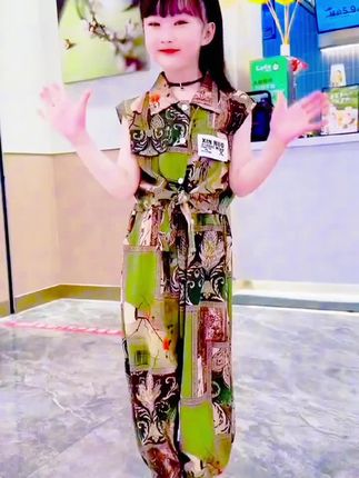 女童夏季套装2025新款网红无袖薄款儿童装女孩时髦洋气休闲两件套 #夏季穿搭 #高品质童装 #面料柔软舒适 #谁穿谁好看 #爆款热卖中