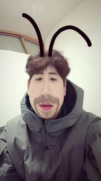 单眼面罩吐烟特效 你说我叼烟的样子很帅,那我就钓你是不是更帅! 黑色面罩转场特效 #单眼面罩 #单眼面罩吐烟转场 #黑色眼罩 #青春#剪映
单眼面罩特效
单眼面罩吐烟特效
转头黑色面罩特效
黑色眼罩变脸吐烟
单眼黑色面罩特效
黑色单眼面罩转场教程
黑色单眼罩道具