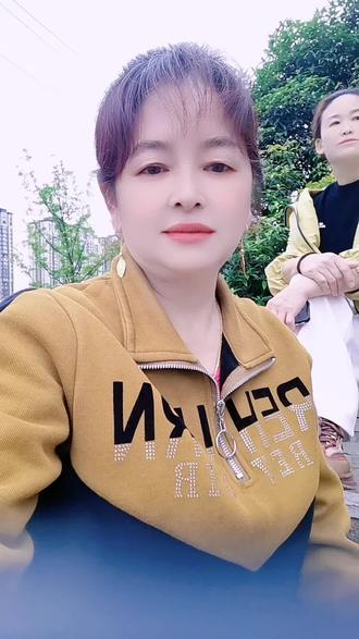 我带几个孙子出来玩,