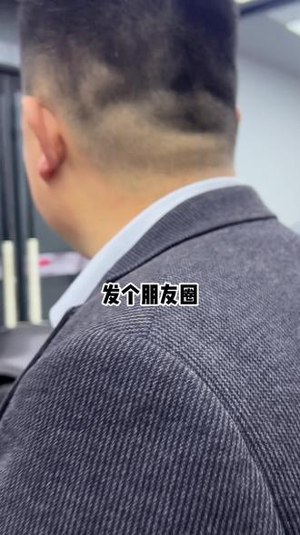 极氪001液态金属银tpu改色,既有车衣的属性又有改色的质感,想要同款效果来领匠找小李#改色 #车衣 #滨州汽车贴膜 #领匠汽车贴膜 #极氪001