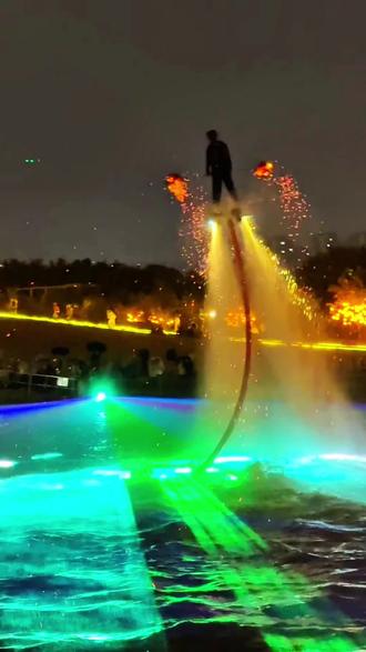 2026年青秀山新春灯会节目太多太精彩了,有飞天火壶、非遗打铁花、火艺秀 #灯光秀 #2026年青秀山新春灯会 #青秀山 #打卡青秀山旅游无限式