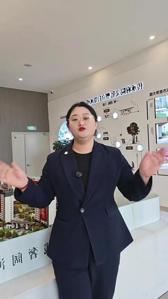 #承德房产 #排队加油 #隆化加油站 #隆化一手房#锦上华府 对于现在油价疯涨,大家是建议先买房还是先买车? #隆化一手房