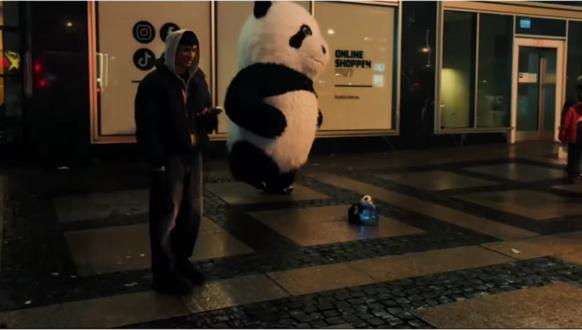 春冰薄,人情更薄!登天难,求人更难! 黄连苦,贫穷更苦!#inmyfeeling #拍出电影感#纽约#情绪短片#青年创作者成长计划