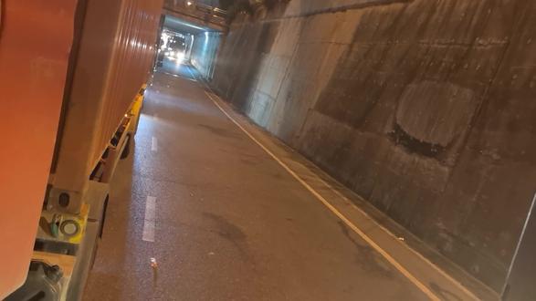 兄弟们我给你们找到义乌港堵车的源头了,