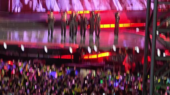 存档12.28美杜莎舞台(可惜太激动了,最喜欢的小穆的托脸和转身part没有拍到😭)#时代峰峻 #新音 #美杜莎 #演唱会 #tf家族