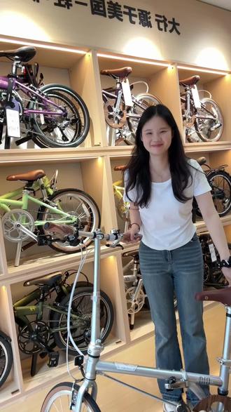 大行折叠自行车如何折叠
详细介绍
#大行折叠自行车折叠教程 #大行折叠 #大行折叠自行车 #折叠自行车🚴