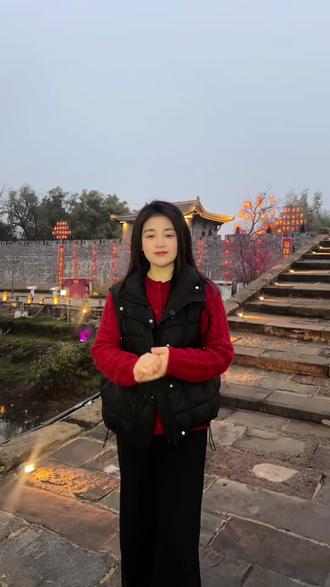 今年永丰朋友不用跑外地看灯会了,恩江夜宴,马踏丰年灯会!给你不一样的精彩
#恩江古城 #新年灯会#恩江夜宴马踏丰年 @恩江古城 hu